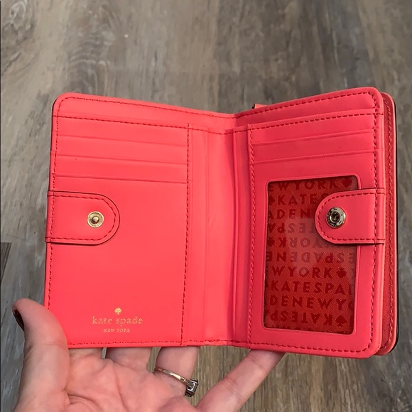 Never used Kate Spade alley in coral. - Picture 4 of 7